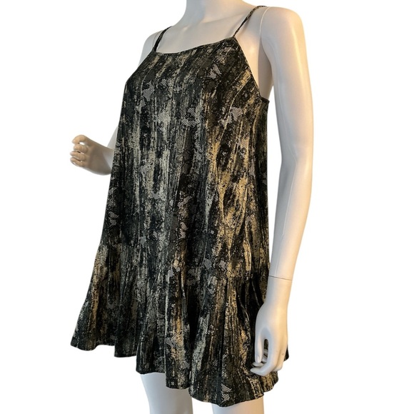 URBAN OUTFITTERS
Uo Camille Mini Dress In Black - Picture 3 of 8